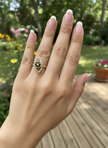 Lucky Model Taşlı Dönen Gold Renk Stres Yüzüğü (Üzerindeki Küçük Figür Dönmektedir)