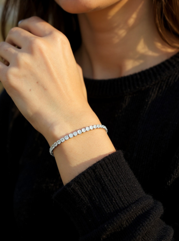 Yuvarlak Zirkon Taşlı Çelik Bileklik – Silver Renk / Aurora Collection