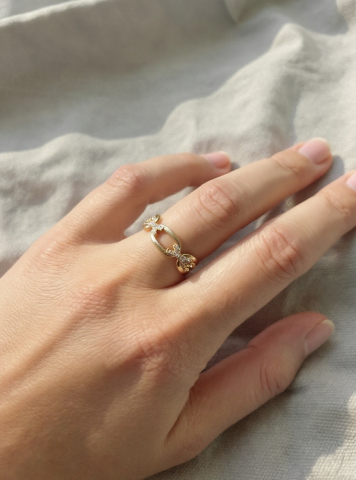 Taş Detaylı Halka Formlu Çelik Yüzük – Gold Renk / Aurora Collection